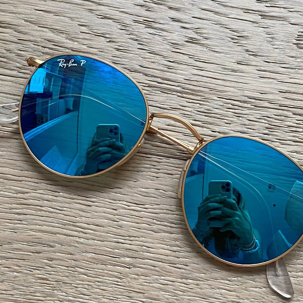 blue round raybans